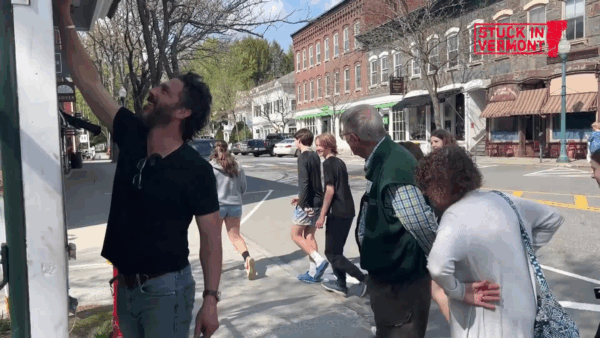 Stuck in Vermont- Adrian Tans’ Chalk Art